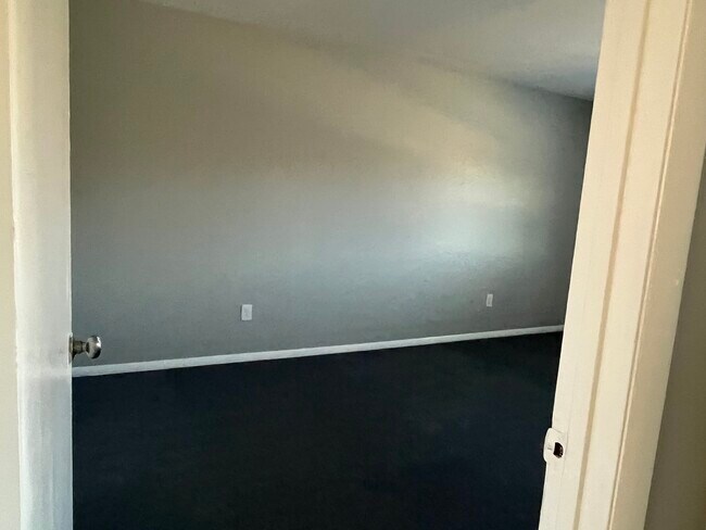 Building Photo - 2425-2445 Old Greensboro Rd