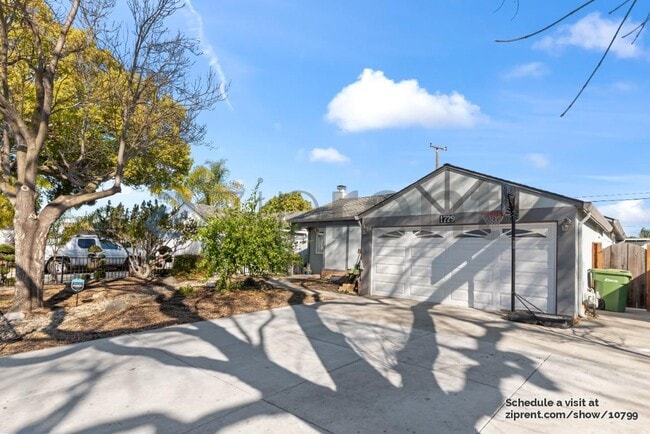 Building Photo - 1729 Laine Ave