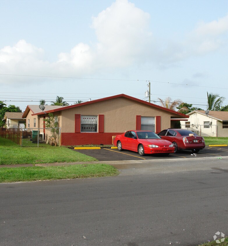 Foto del edificio - 5870 NW 19th Ct