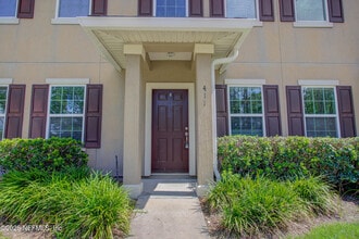 Building Photo - 417 Oasis Ln
