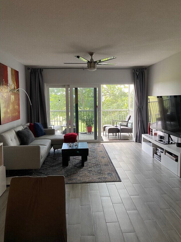 Palm Aire 1 1/2 unit available - Palm Aire 1 1/2 unit available
