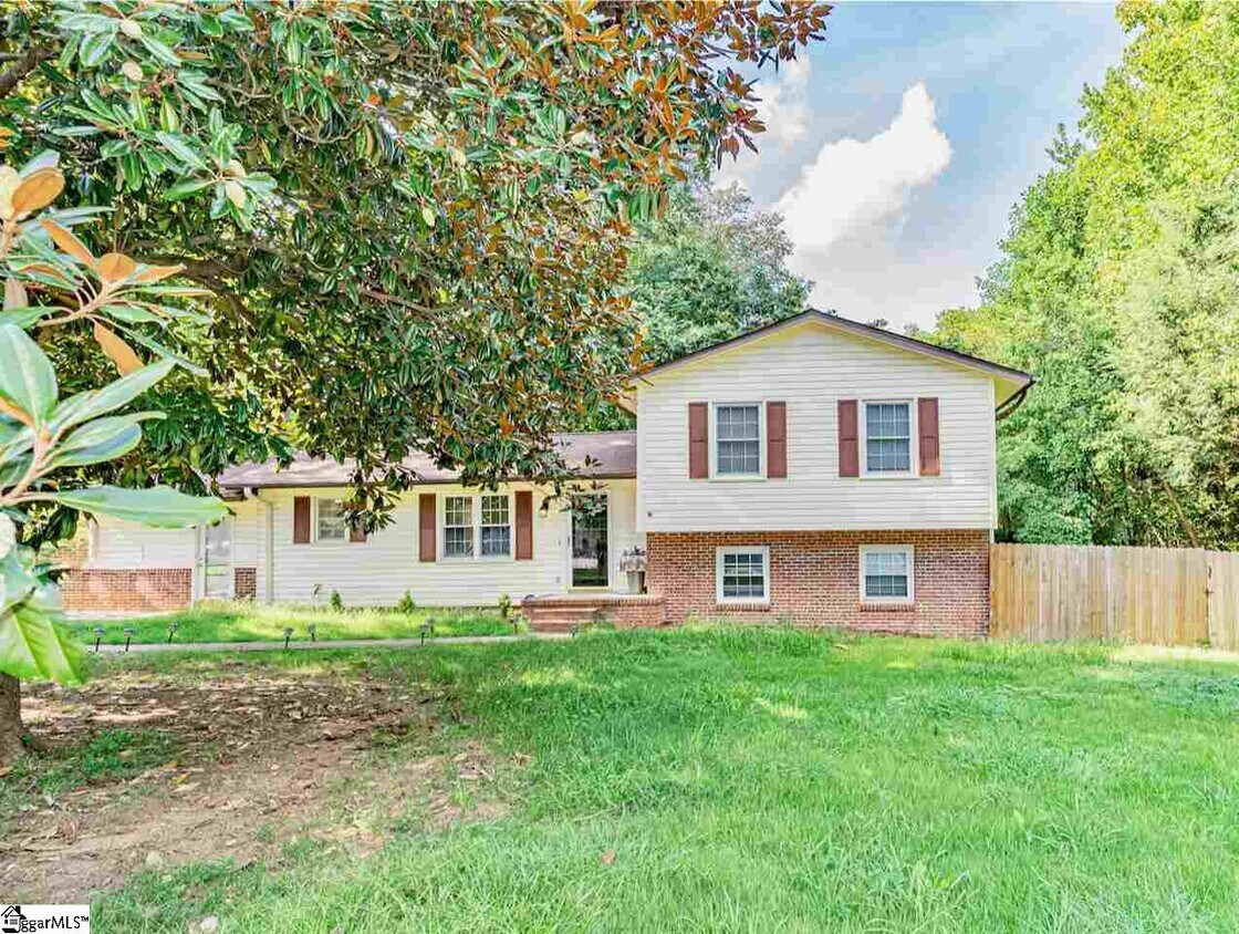 120 Capewood Rd, Simpsonville, SC 29680 House Rental in Simpsonville