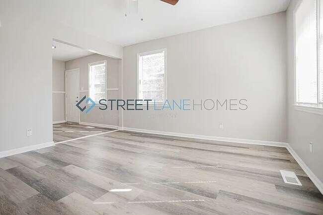 Foto del edificio - 4443 Sims St
