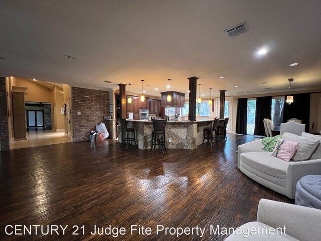 Building Photo - 4 br, 4 bath House - 1300 Broadmoor Lane