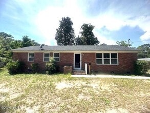 Building Photo - 2009 Cypress St.