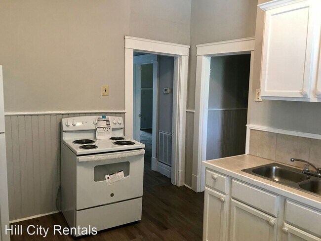 Foto del edificio - 3 br, 1 bath House - 207 C Street