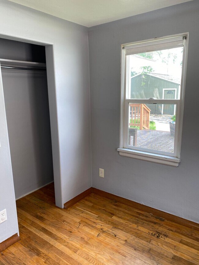 Building Photo - 3 Bed / 2 Bath House in North Spokane