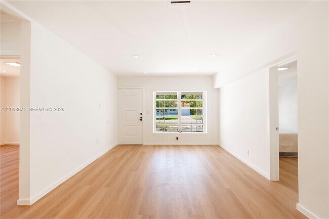 Foto del edificio - 3021 Coconut Grove Dr