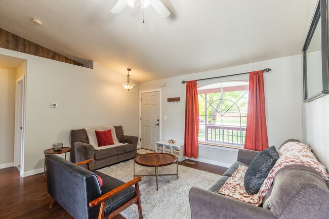 Building Photo - 4911 Buffalo Grass Ave