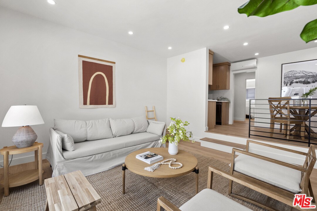 Foto principal - 843 11th St