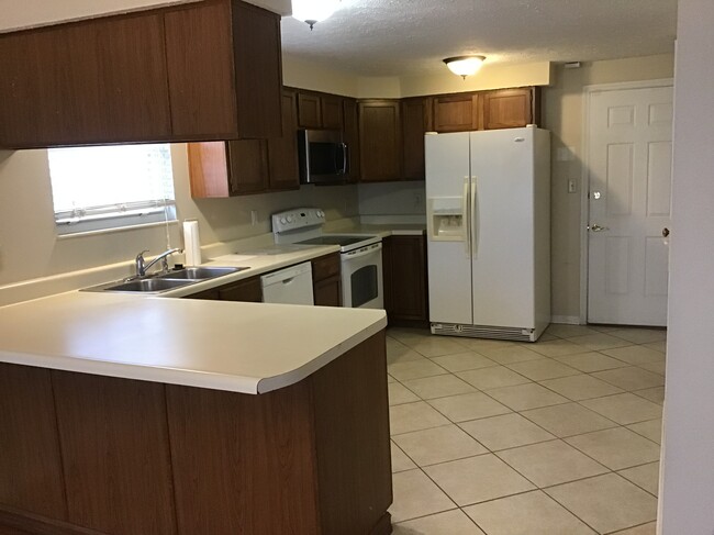 Building Photo - 9222 Champton Dr