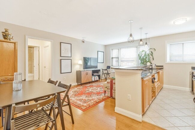 Foto del edificio - 738 Longfellow St NW