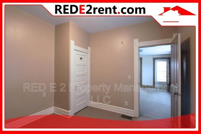 Building Photo - 416 Dodge St