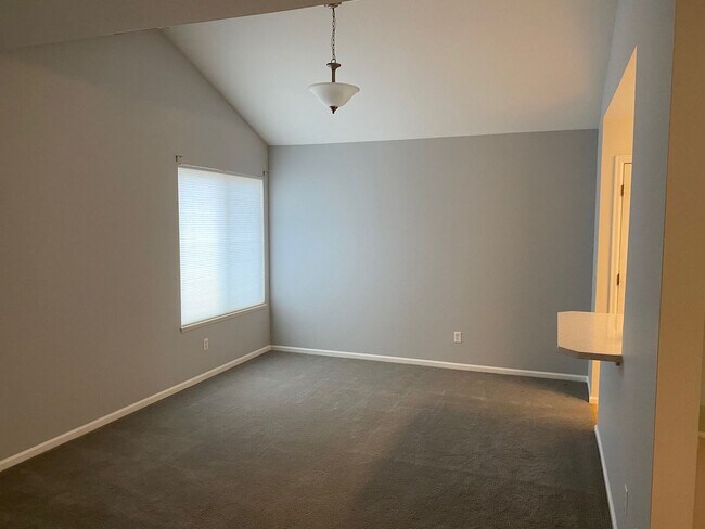 Building Photo - Beautiful Rolland Moore 2 Bedroom 2 Bath C...