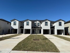 Building Photo - 8315 V. Pisa