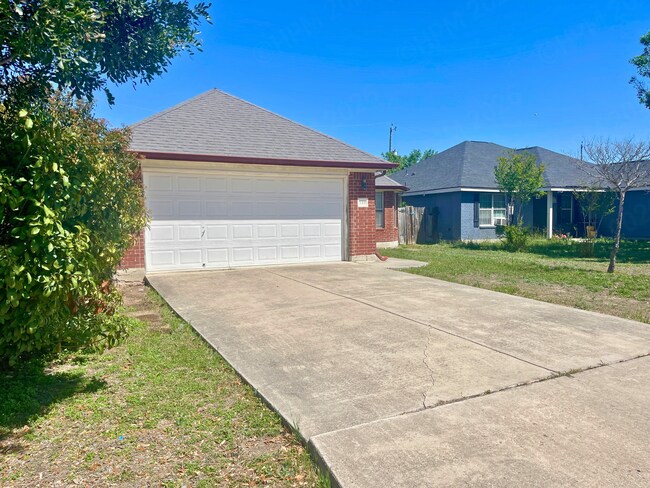 Foto del edificio - Beautiful 3 Bedroom Home Near Brooks City Base in South San Antonio