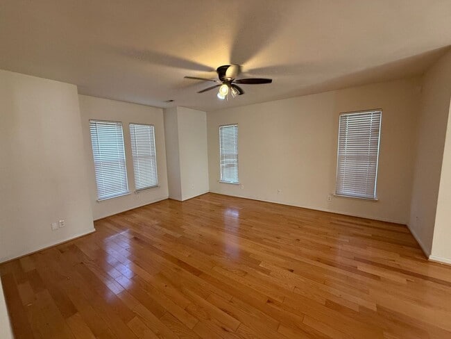 Building Photo - Well-maintained and spacious 3-bedroom Home "ASK ABOUT OUR ZERO DEPOSIT"