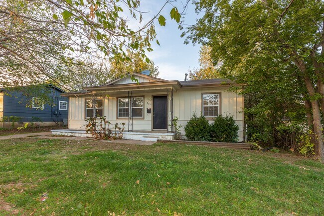Foto del edificio - Beautiful 3 Bedroom, 1 Bath Home! Price Dr...