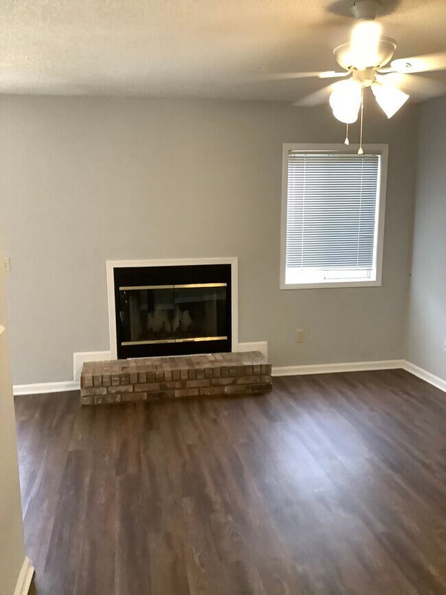 Foto del edificio - 2 br, 1.5 bath House - 107 Woodfield Pl