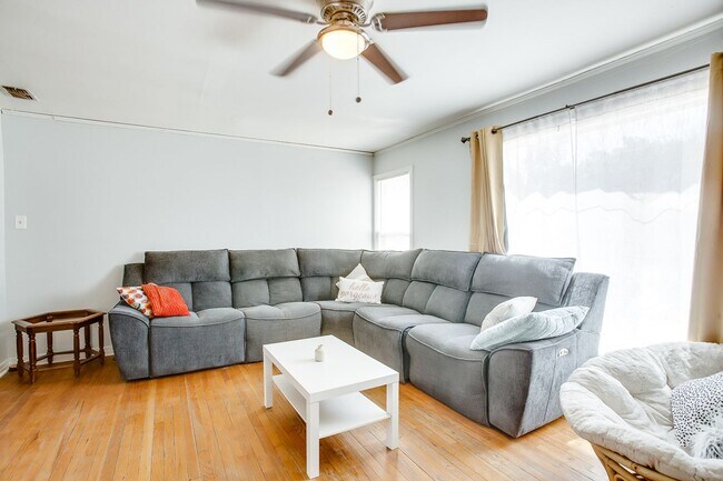 Foto del edificio - All Appliances Included!!