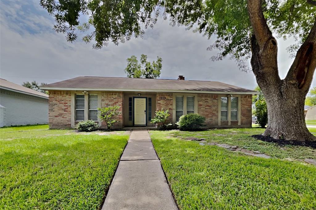 Foto principal - 13627 Montaigne Dr