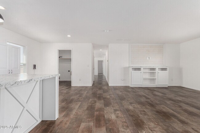 Foto del edificio - 3218 N 424th Ave