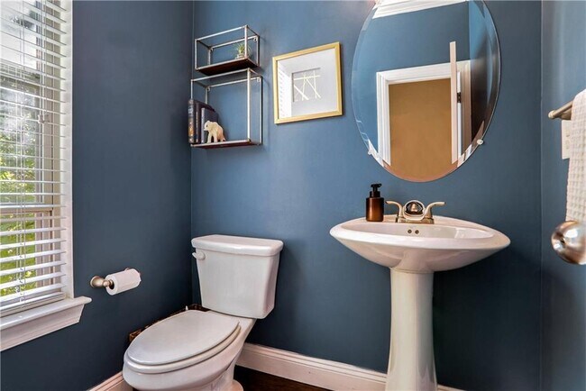 Foto del edificio - 3216 Creole Ln