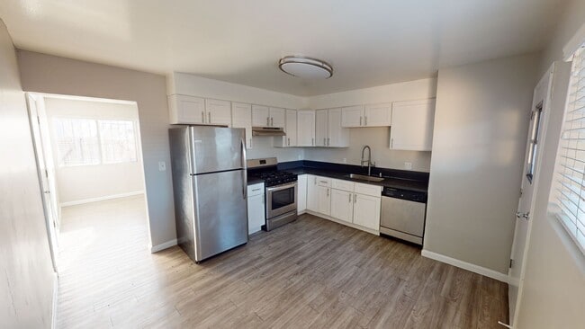 Foto del interior - 2 BED & 1 BATH UNIT AVAILABLE - LOS ANGELES!