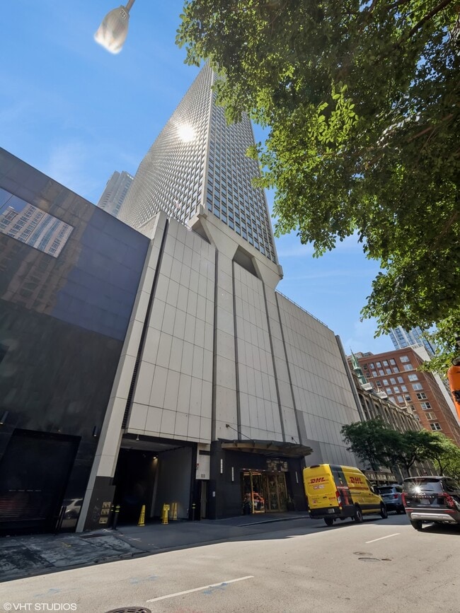 Building Photo - 111 E Chestnut St