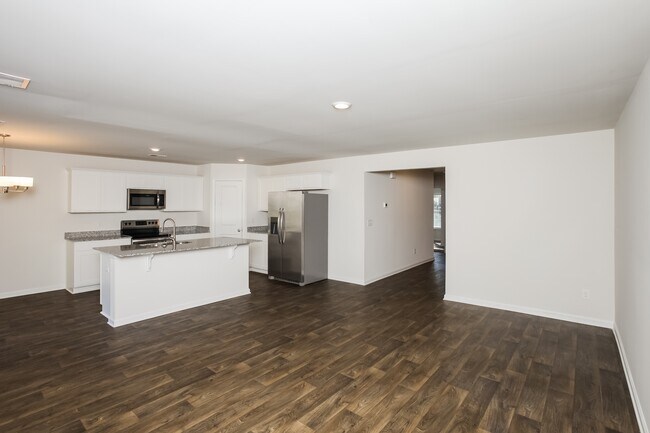 Building Photo - 1307 Lakeshore Dr