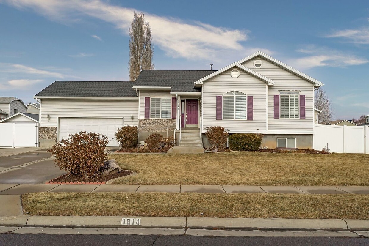 Primary Photo - Beautiful Single Family Home for Rent in S...