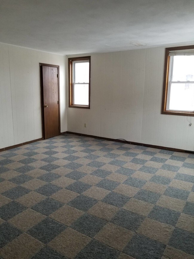Building Photo - 109 N Main St