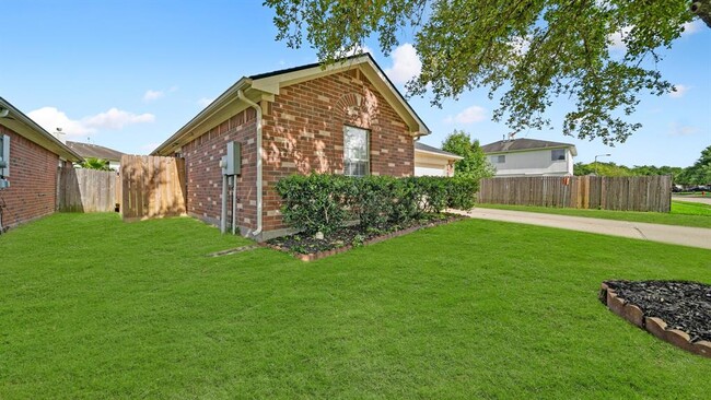 Building Photo - 140 Bristol Bend Ln