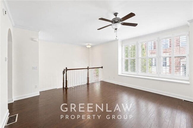 Foto del edificio - 7403 Lowery Oak Dr