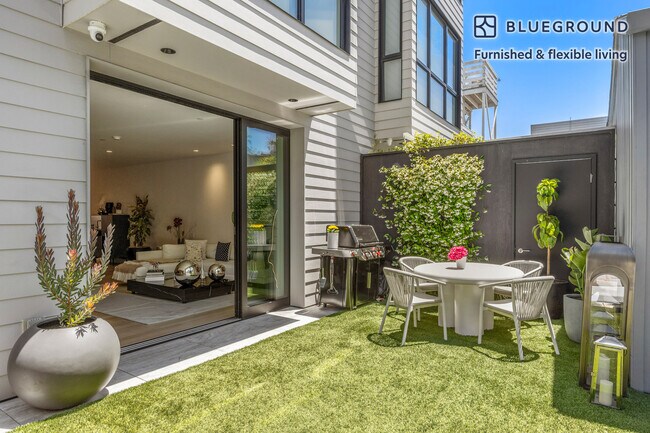 Foto del edificio - 858 Capp St