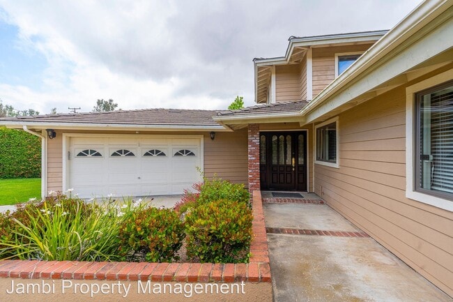 Building Photo - 5 br, 4 bath House - 38 Hidden Valley Road