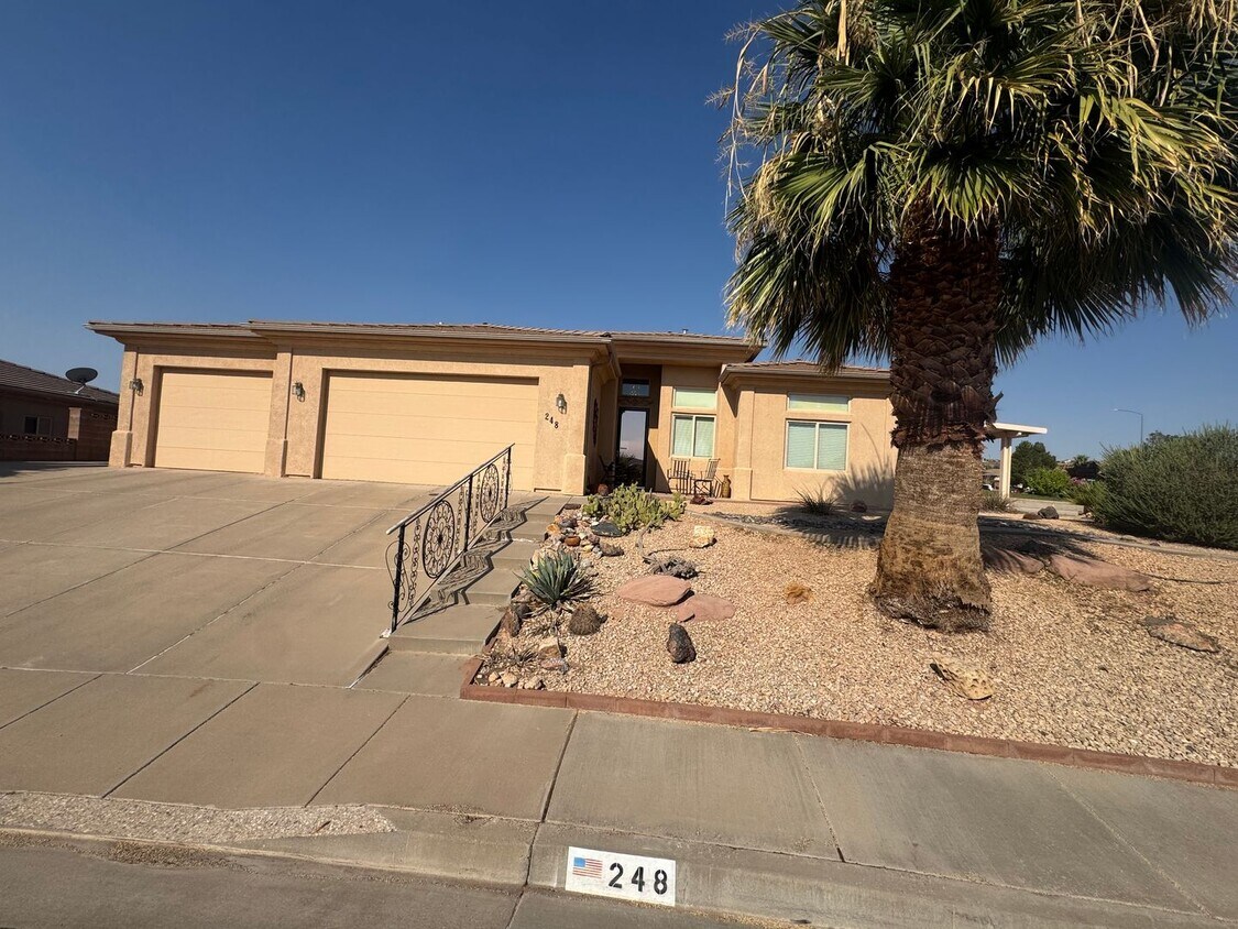 Primary Photo - Beautiful 3 bed 2 bath Home!