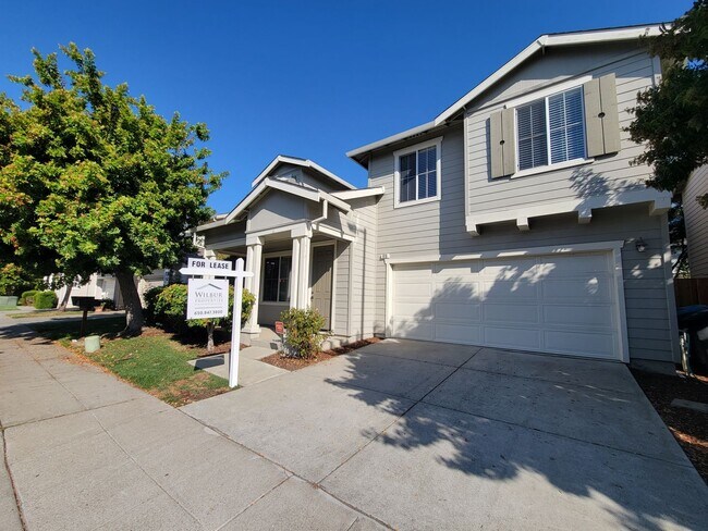 Foto del edificio - Large Single Family Home in Desirable Univ...