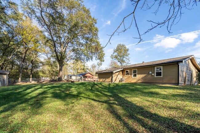 Foto del edificio - 4375 Park St