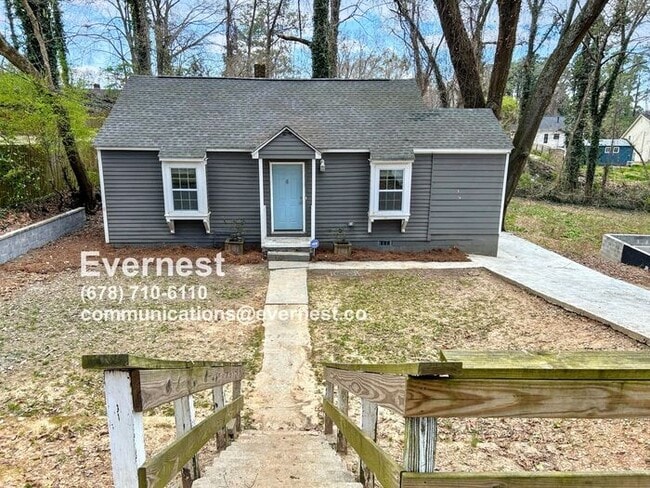 Building Photo - 2028 Arlington Cir NW