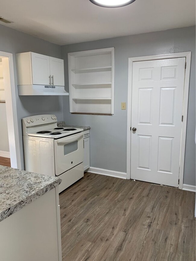 Building Photo - 17 Pegram Cir