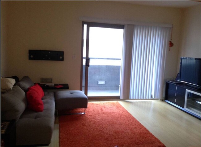Living Room - 201 Harrison St
