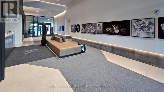 Photo du bâtiment - 8868 Yonge St