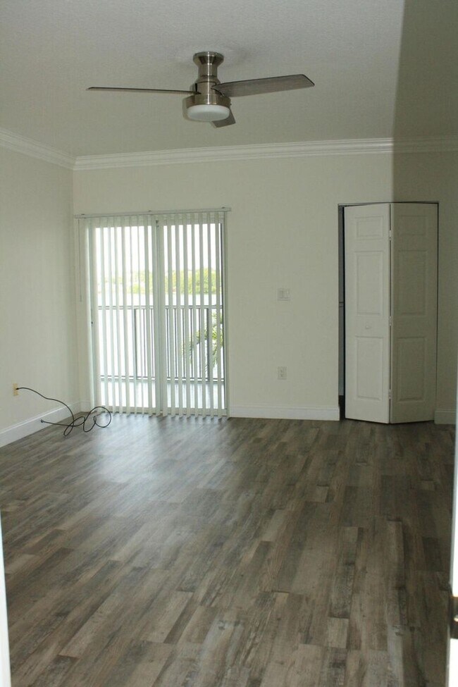 Building Photo - 4401 Crystal Lake Drive 206, Deerfield Bea...