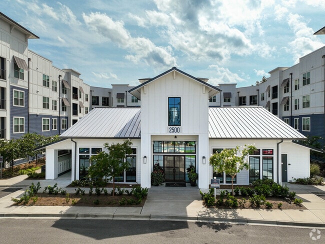 Building Photo - Atlantic on Main