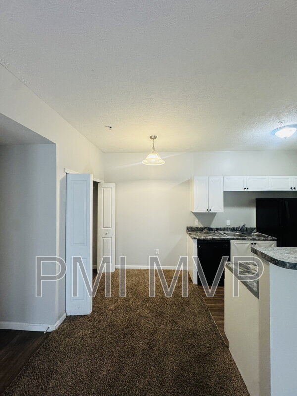 Foto del edificio - 874 Taylor Station Rd