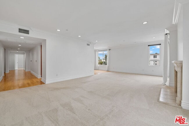Building Photo - 1337 Wellesley Ave