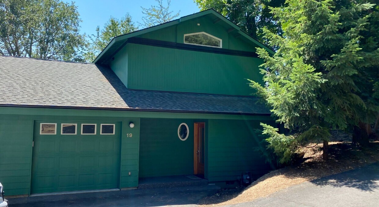 19 Annie Ln, White Salmon, WA 98672 Townhome Rentals in White Salmon