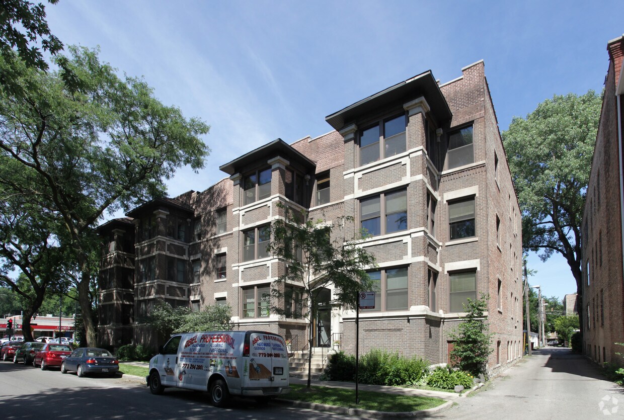 Building Photo - 5305-5311 S Woodlawn Ave