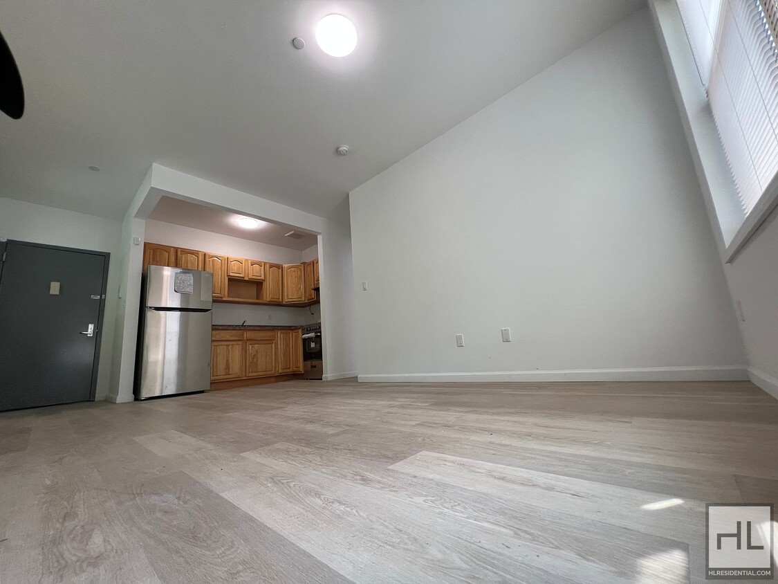 Foto principal - 810 EAST 165 STREET 2nd floor